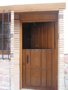 Puerta. Trabajo de Vencomad.